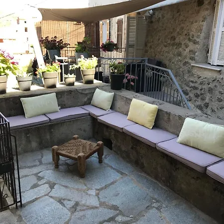 Le Réveil Des Pierres Pietralba